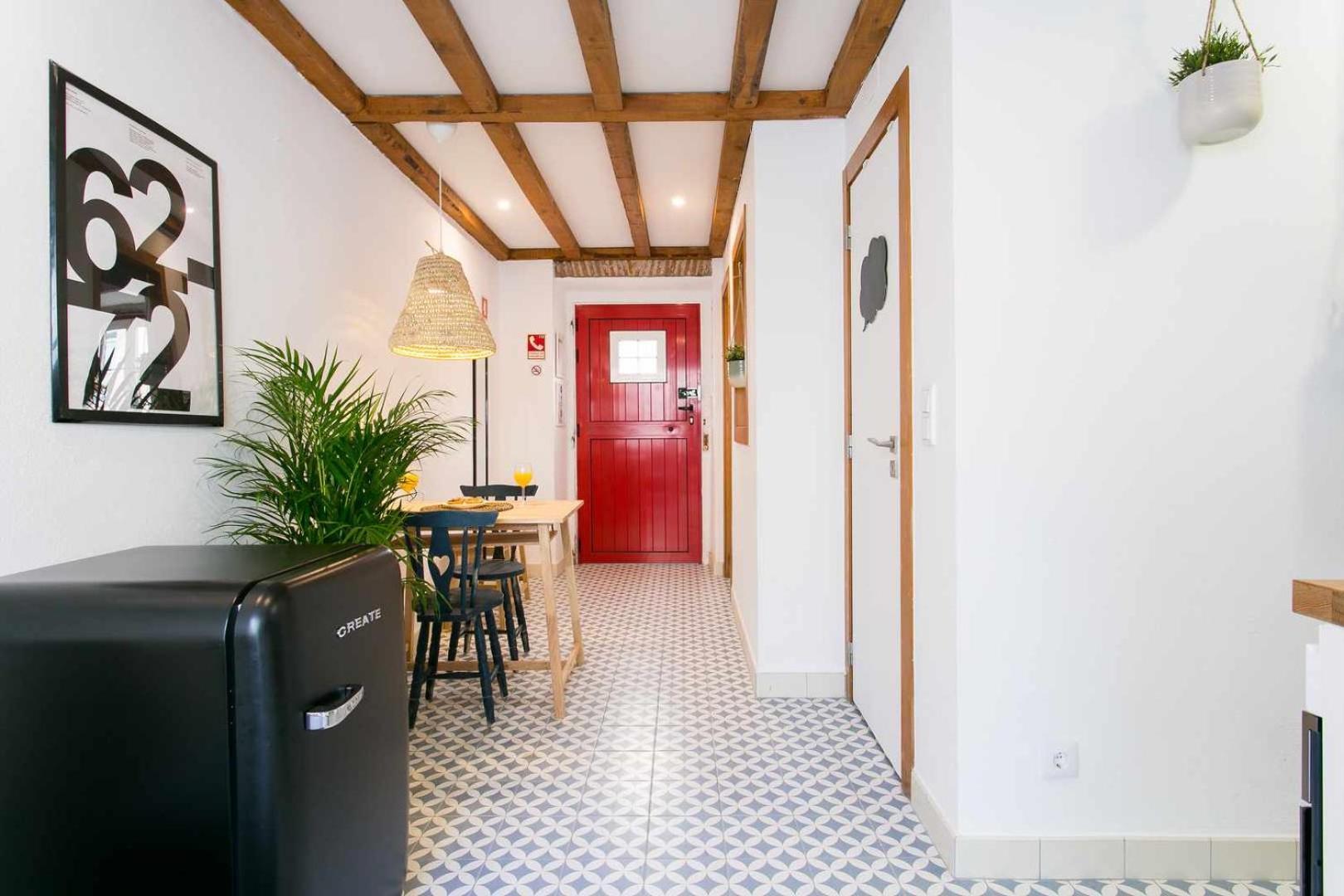 Trendy Lisbon Home With Terrace Lx Factory Room photo